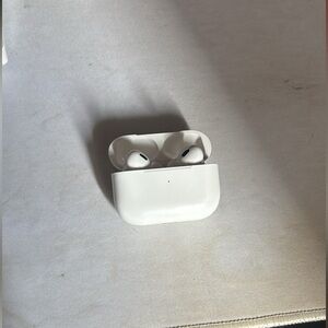 Apple White Earbud Headphones